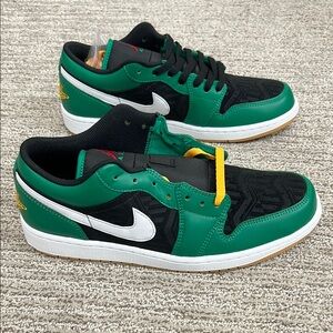 Air Jordan 1 Low SE 2022 “Christmas” Black and Green Size 10 NWOT